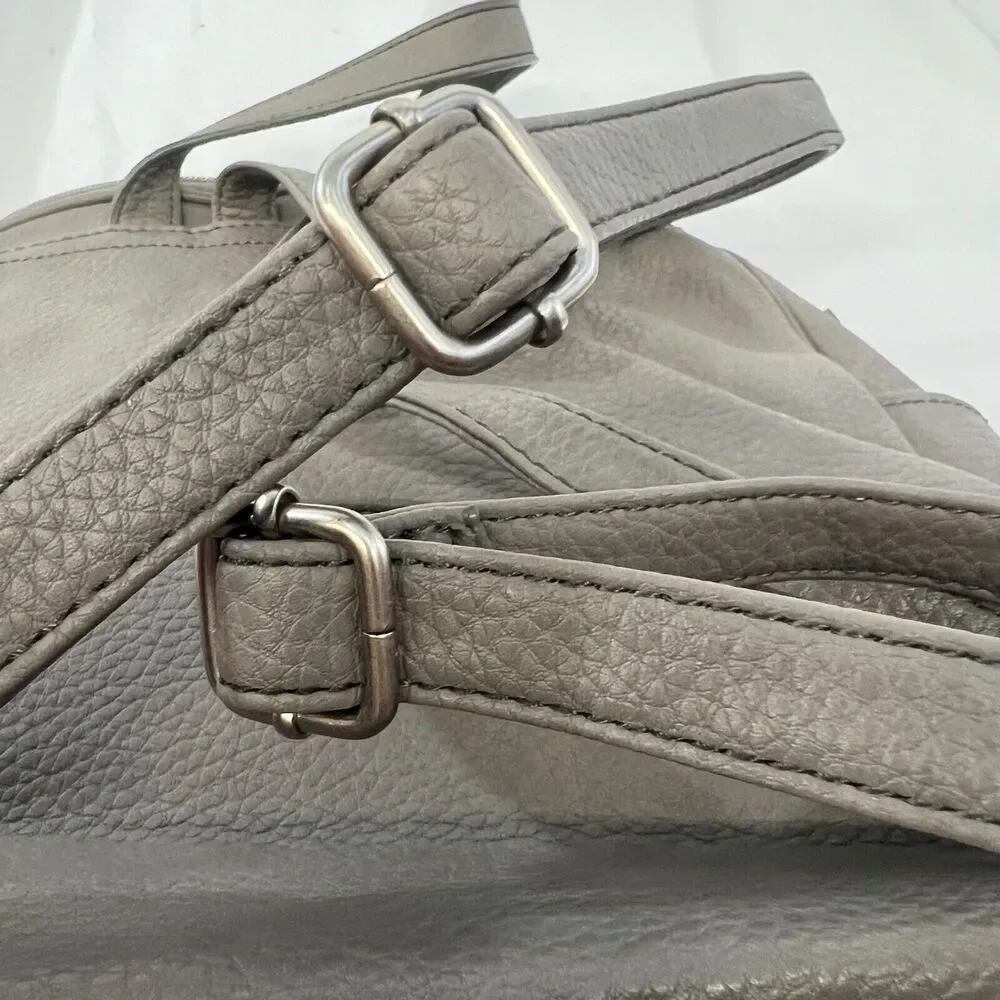 Relic Fossil Gray Pebbled Backpack Adjustable Straps‎ Multiple Pockets & Zipper
